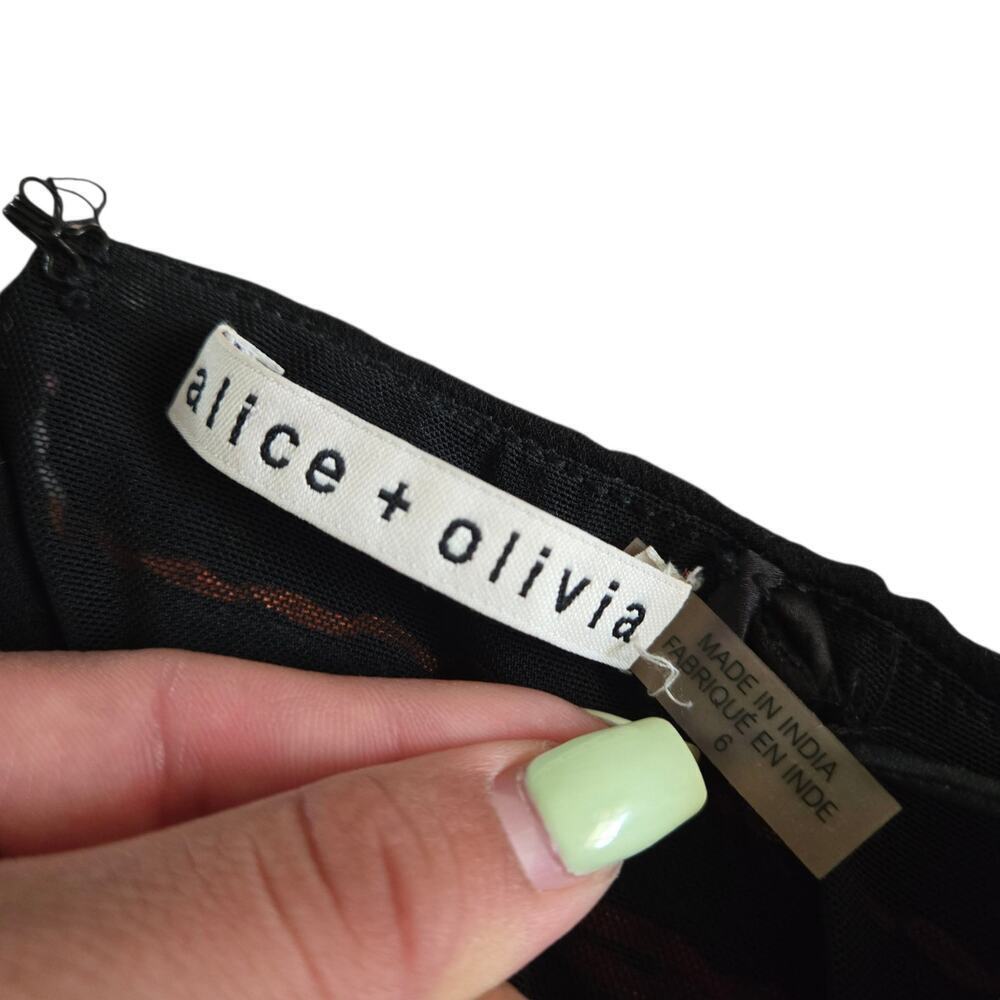 Alice + Olivia Loralee Embroidered Cutout Dress Size: 6 - Picture 4 of 7